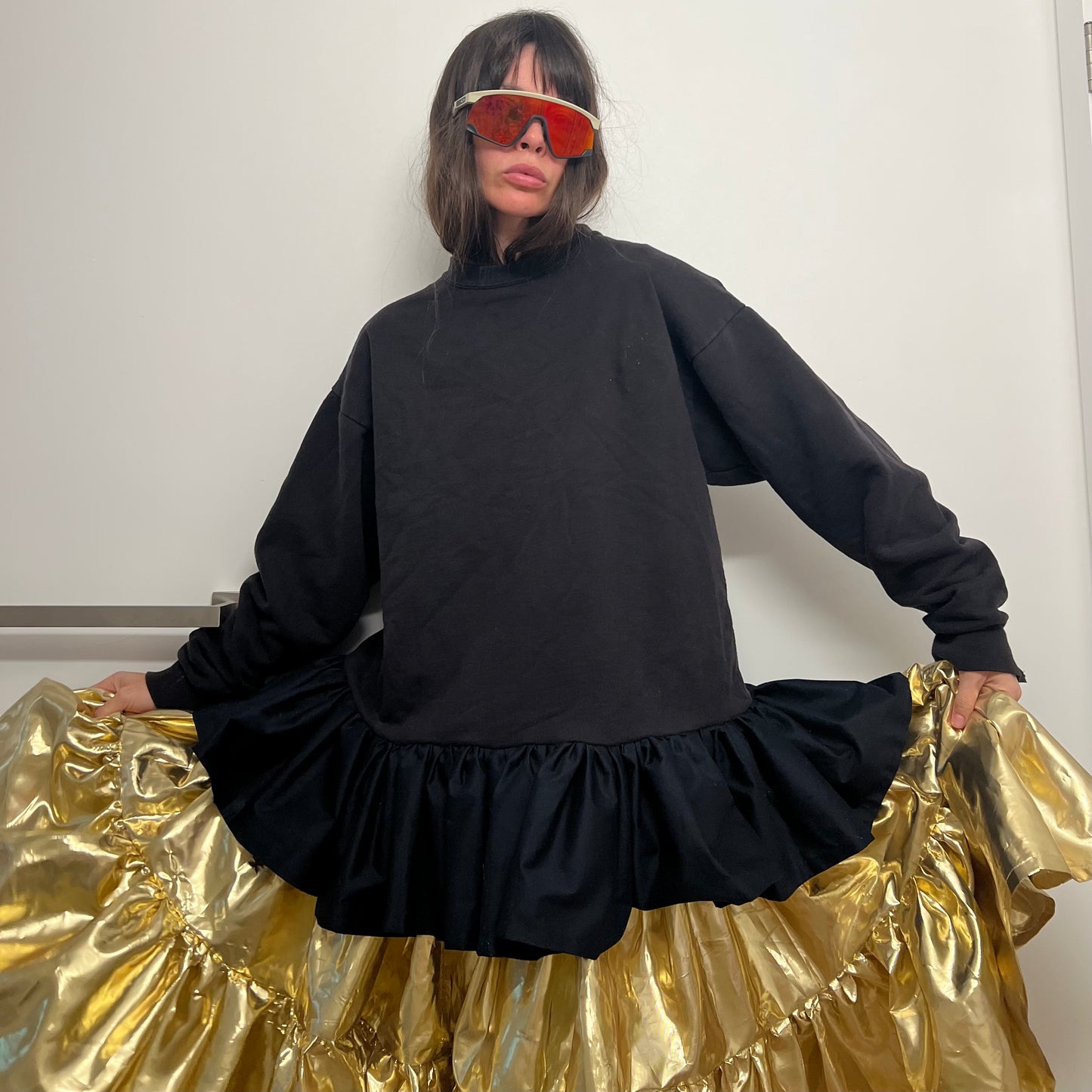 The sweatshirt in ebony