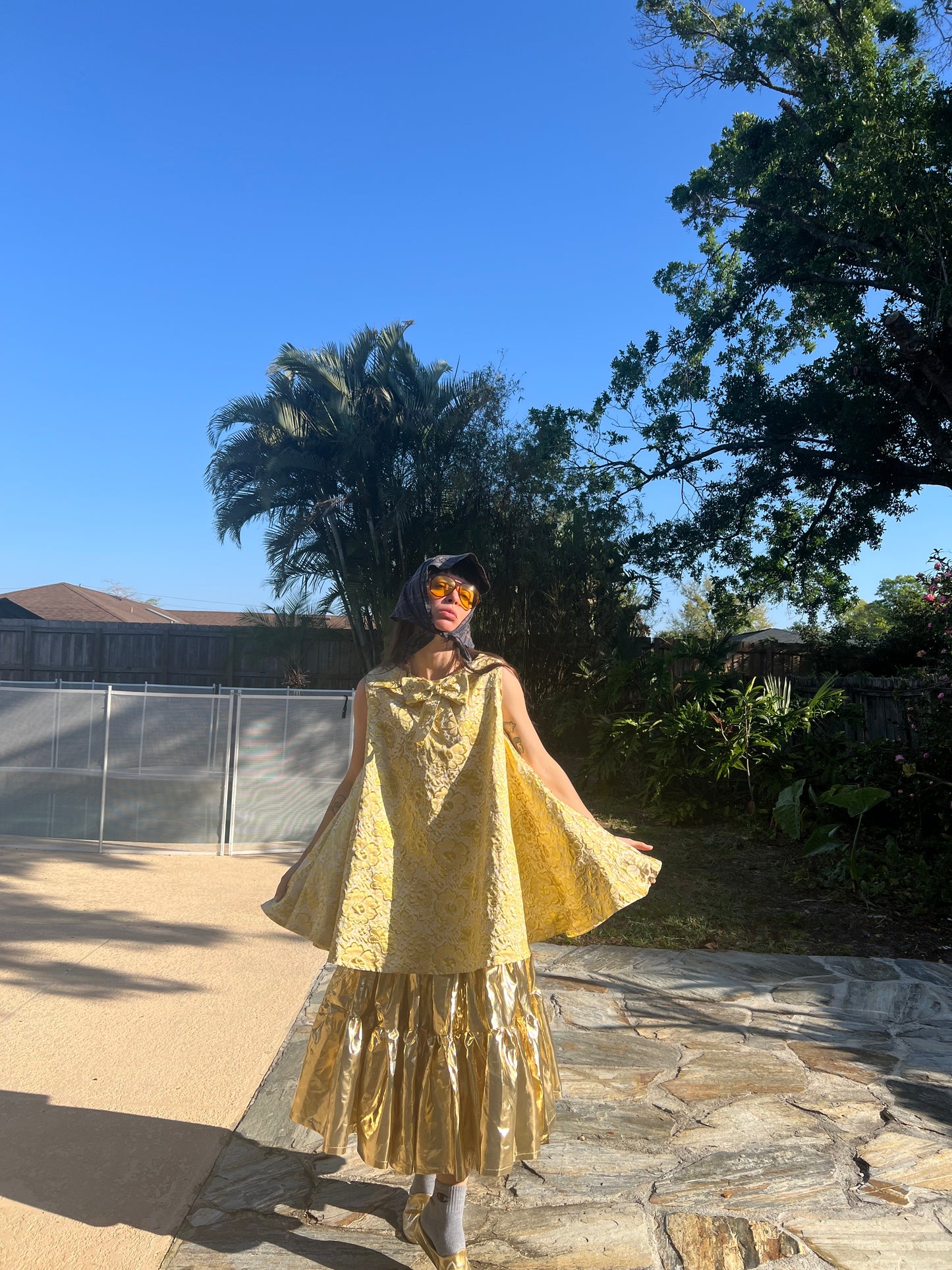 The Penelope dress in yellow gold