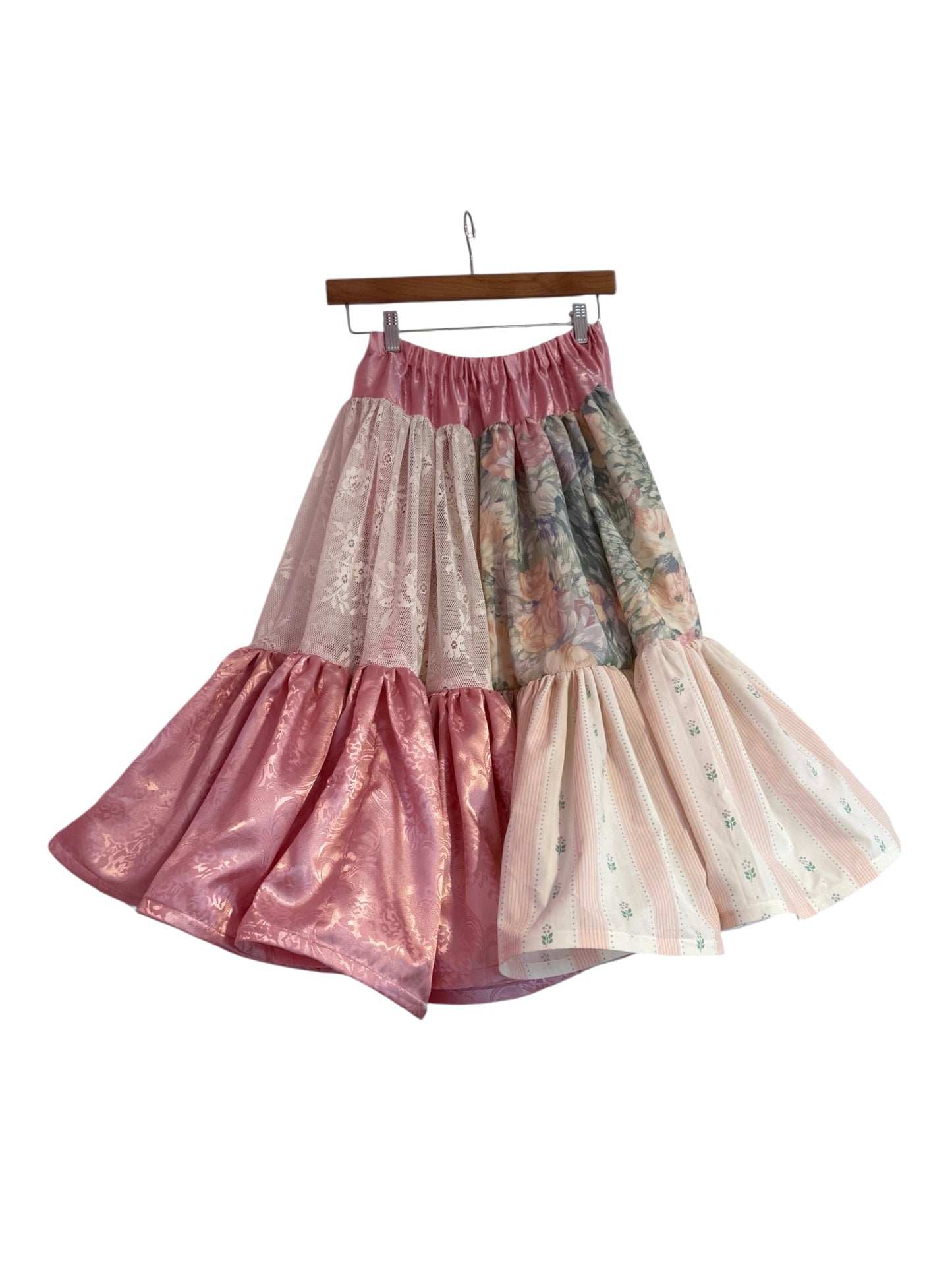 The Vivienne skirt in romance