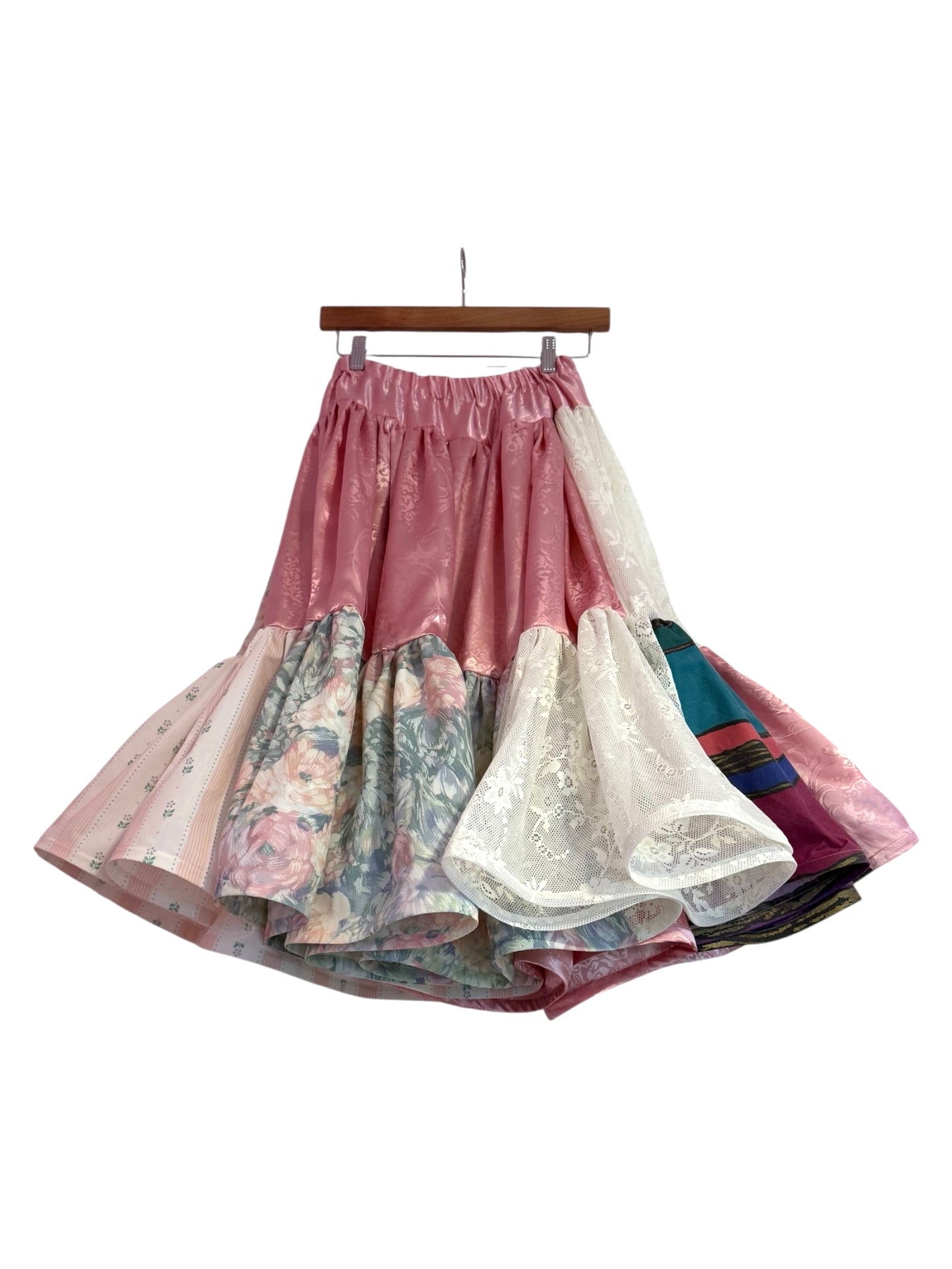 The Vivienne skirt in romance