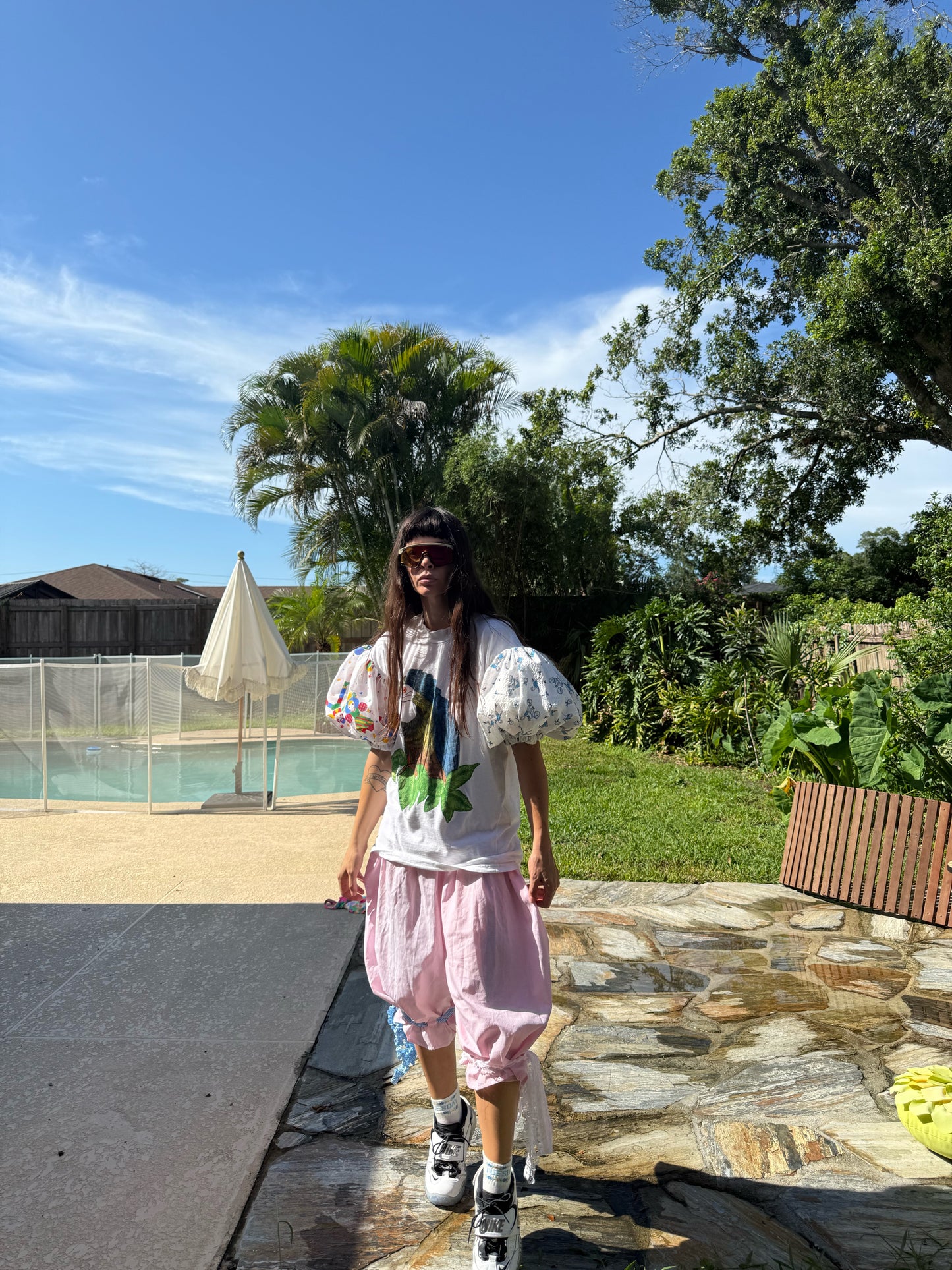 The puff tshirt in macaw